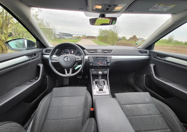 Skoda Superb cena 31500 przebieg: 259500, rok produkcji 2016 z Augustów małe 497